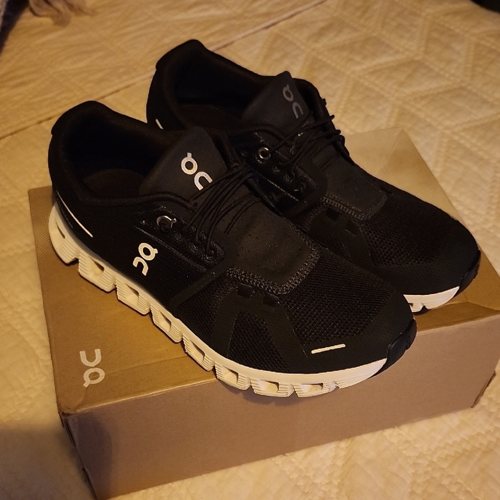 On Running Womens Black and White Athletic Shoes
